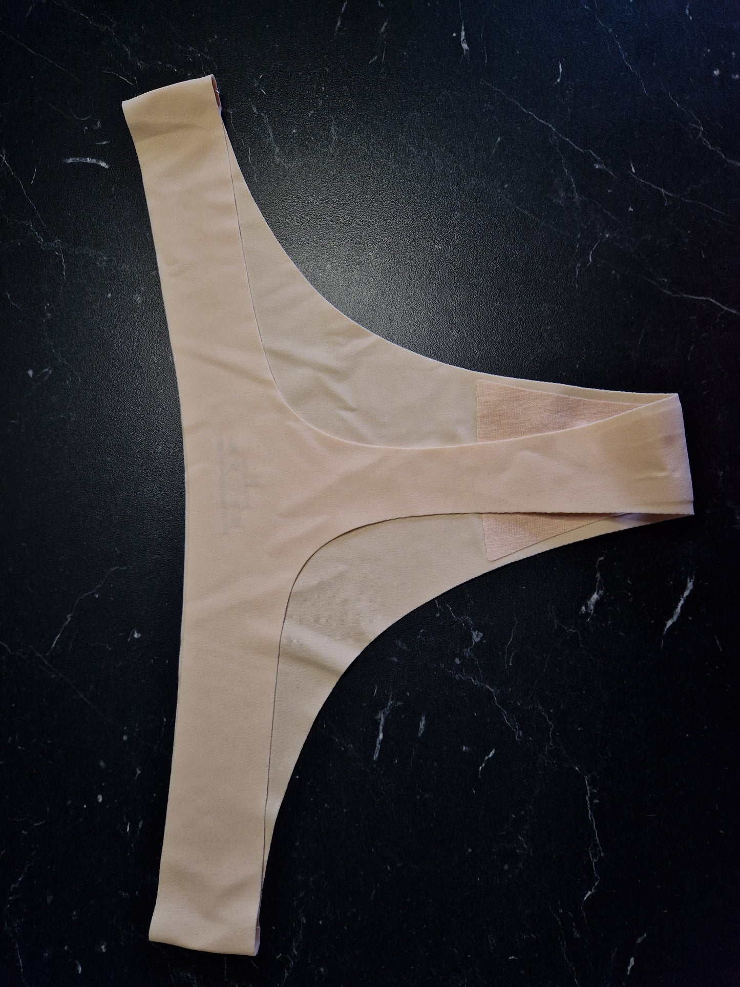 Seamless string Nude